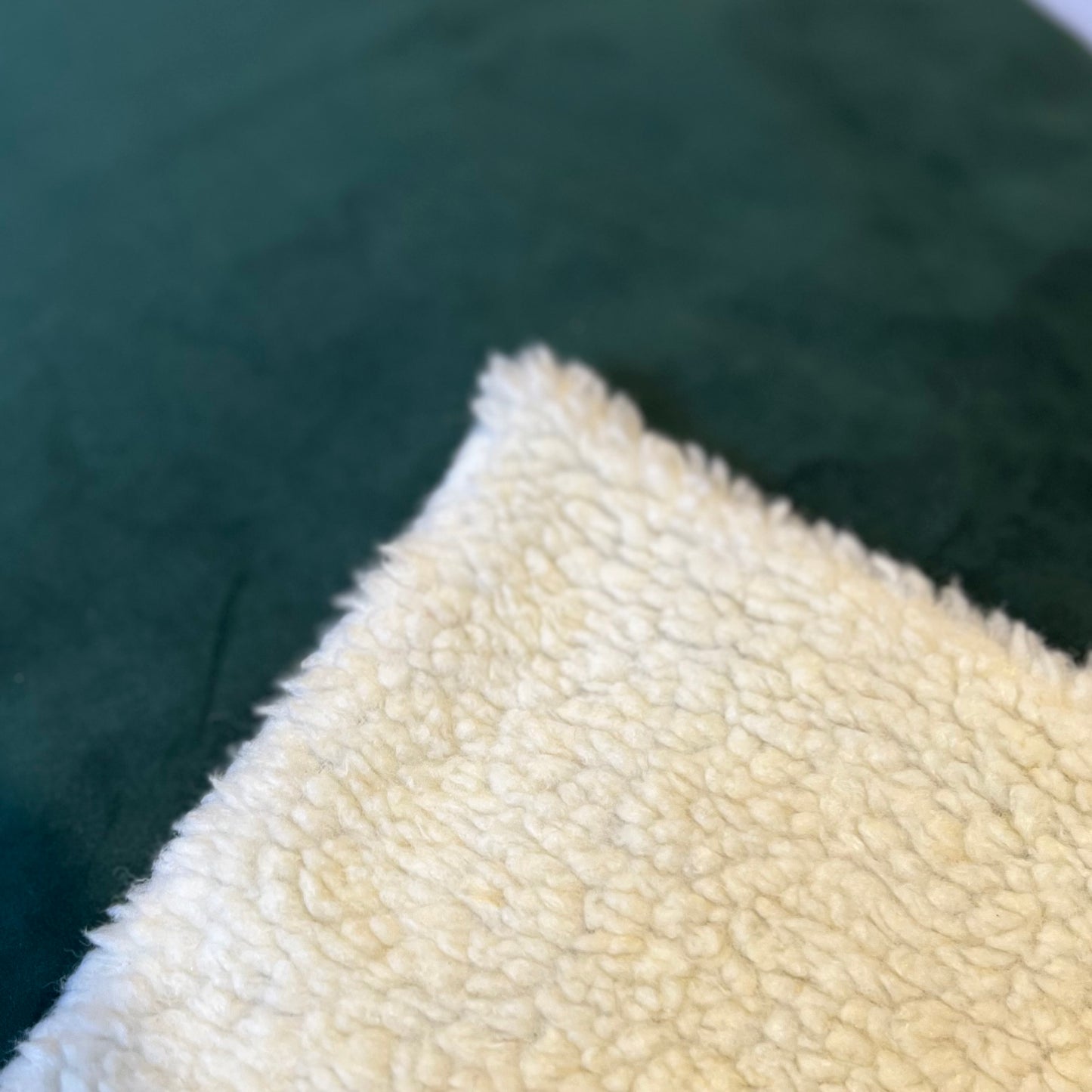 SALE - Green & Sherpa Corner Woof Bed - Medium