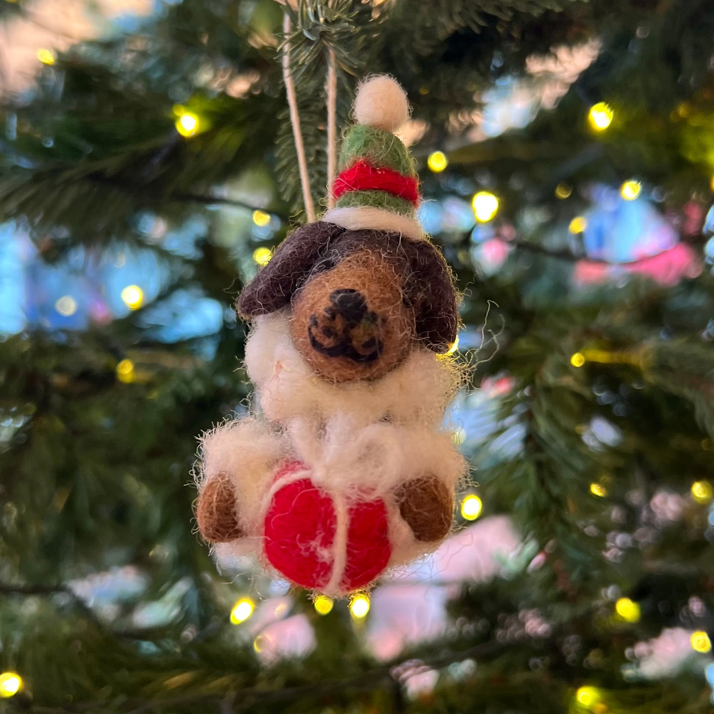 Elf Sausage Dog / Daxie by Amica Felt